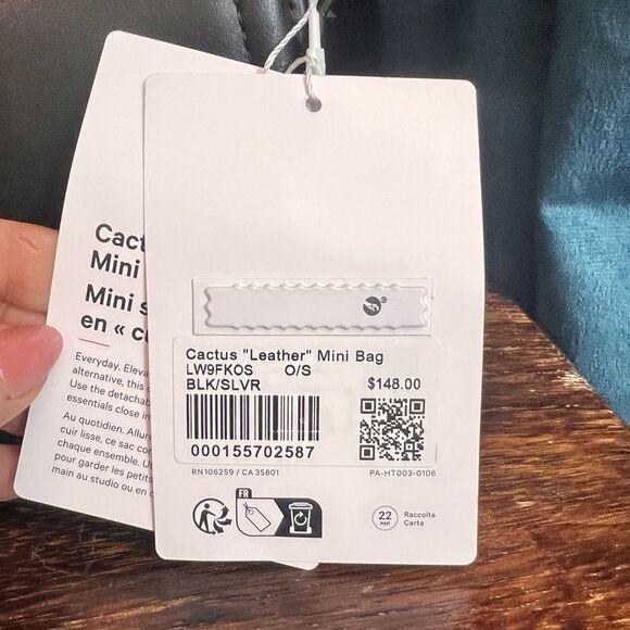 lululemon athletica Cactus Leather Alternative Mini Bag 1.2L in Black. NWT! - Picture 4 of 16